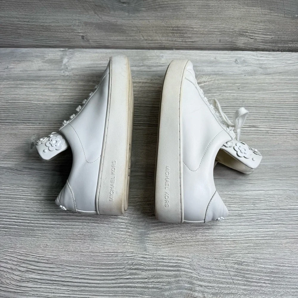 Michael Kors Mindy White Floral accent Women's leather Sneakers size 8.5